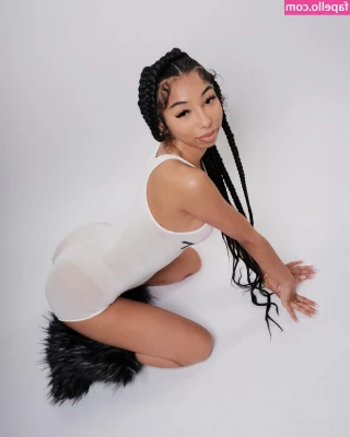 angiestraphouse - Be sure to be checking your DMs! 😈 lots of good stuff is cumming!