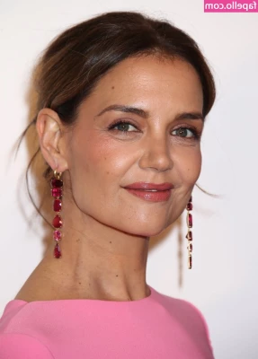 Katie Holmes [ katie-holmes ] - Hello guys