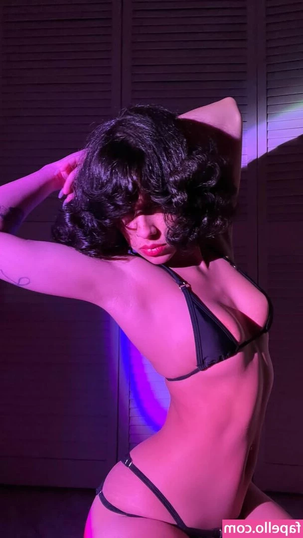 Little Bunny [ little-bunny ] - do you mind if I take it all off    I d love a full tan