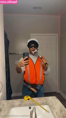 diorxxdick - Dancing to my own tune in my head     Want to see my top disappear