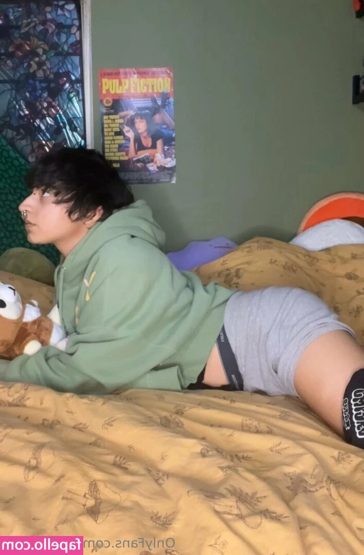 meowclock - First look at our unreleased video. Slutty asian girlfriend giving me