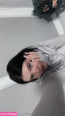 kristina8585 - Since no one wants a session tonight I’m gonna spend the rest of