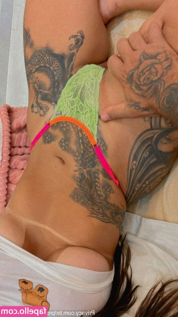 Naianna Paulla CF [ naianna-paulla-cf ] - Sniff ladz