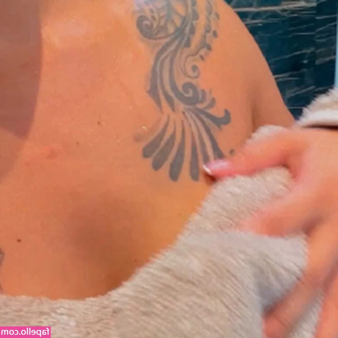 Naianna Paulla CF [ naianna-paulla-cf ] - Fold me up   full vid in dm