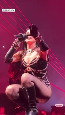 Dua Lipa [ dua-lipa ] - Do you like it when I undress for you? 👀
