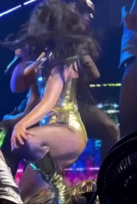 Dua Lipa [ dua-lipa ] - Santa Baby, wanna unwrap me?🎁 Check your DMs for a LONG &