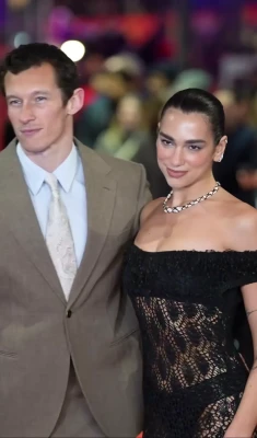 Dua Lipa [ dua-lipa ] - Quite liking this secretary look atm!