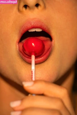 laurana_lozano [ laurana-lozano ] - How often should I let you orgasm? Red knows he gets more attention