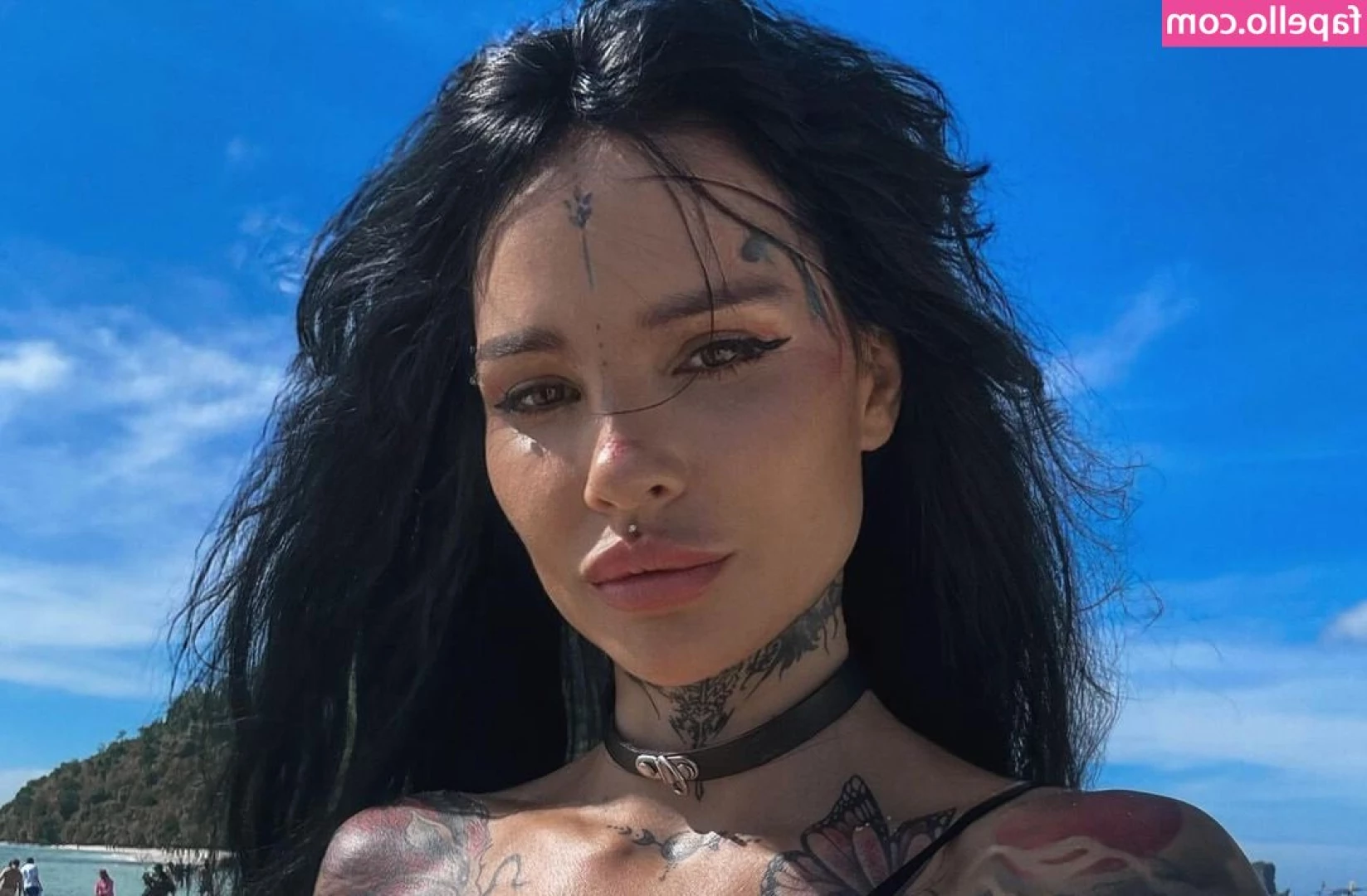 Oksana Radzhabova [ oksana-radzhabova ] - Good morning everyone   took a few pics after my shower and had to