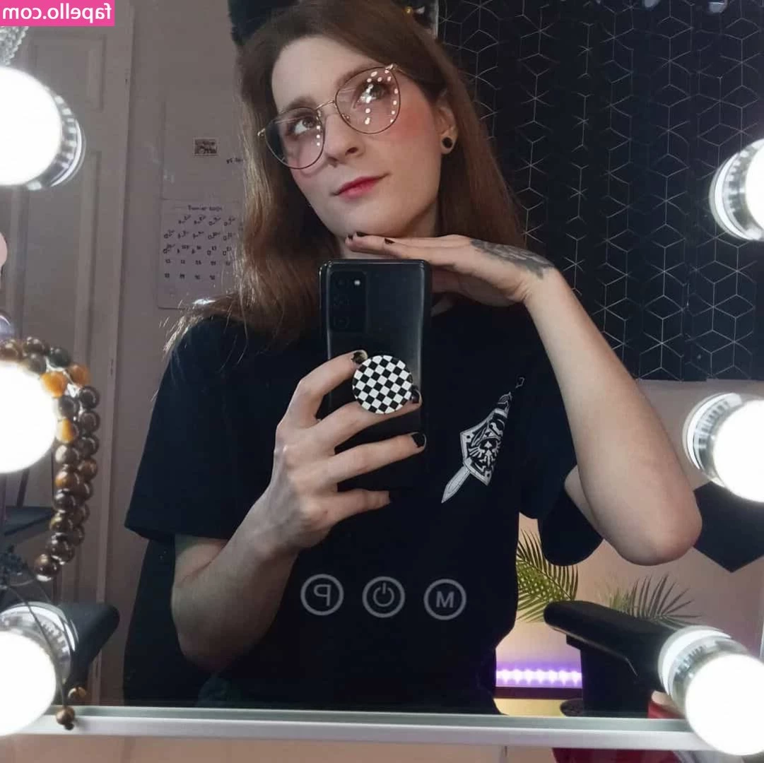 RebiSenpai - Hello to my beautiful followers  Wanted to update and let yall know I