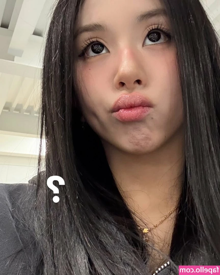 Chaeyoung - big day  give me a seat