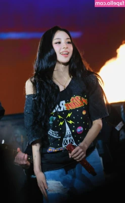 Chaeyoung - Vroom vroom