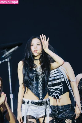 Chaeyoung - cant get enough of this suit thooo