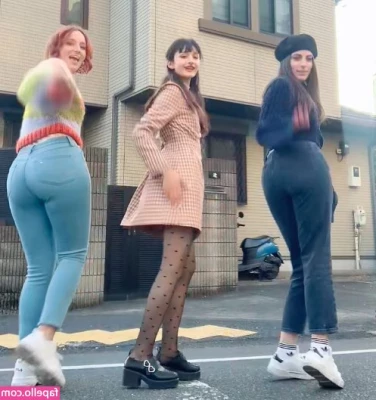 Tokidoki Traveller [ tokidoki-traveller ] - so much water, such little time 💦💦