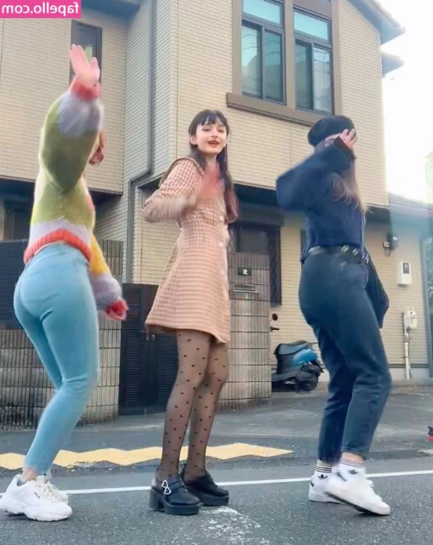 Tokidoki Traveller [ tokidoki-traveller ] - Swipe to squish them together