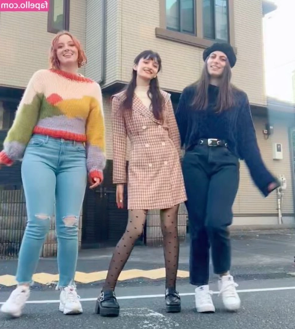 Tokidoki Traveller [ tokidoki-traveller ] - I'm at home alone watching porn... Will you come and keep me company? part 1