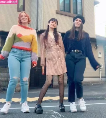 Tokidoki Traveller [ tokidoki-traveller ] - I'm at home alone watching porn... Will you come and keep me company? part 1