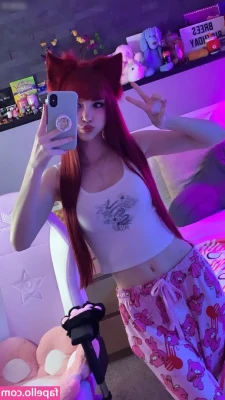 BunnyGirlBree - Will be posting every day with teases to strip naked