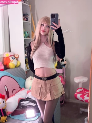 BunnyGirlBree - Holy fuck I m sexy  who wants me on their cock