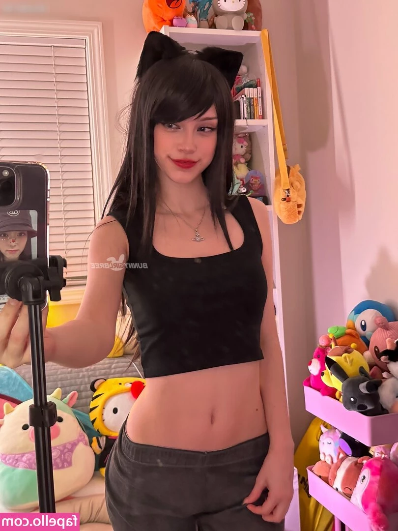BunnyGirlBree - I don t know wtf I m doing bare with me