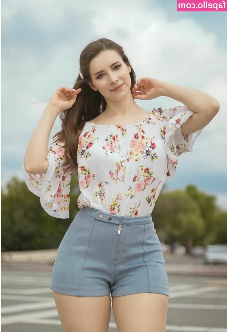 Anna Rédei [ anna-rdei ] - Am I on your Christmas list?