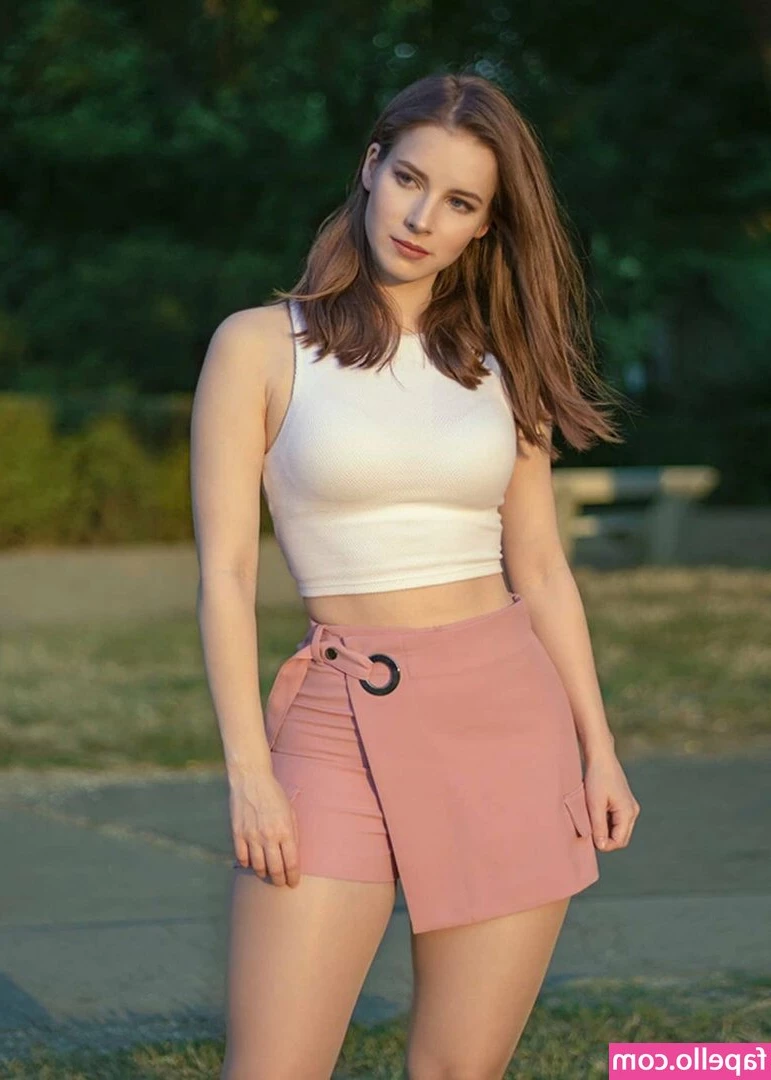 Anna Rédei [ anna-rdei ] - How are we liking my tan lines? 🐚