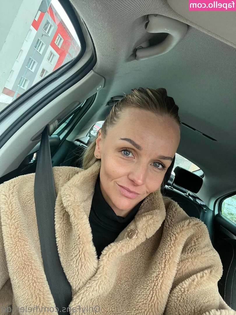 helen.de [ helen-de ] - My pretty friend loved eating my cock, wouldn't you?