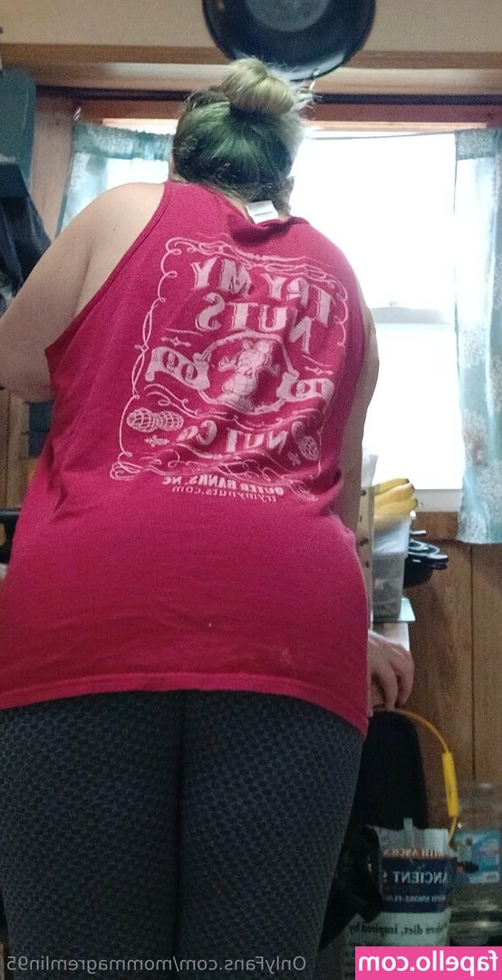 mommagremlin95 - Should I drop these all the way   Photo by rockportraits on Instagram