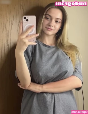 Sophiee Parker [ sophiee-parker ] - Can I twerk on your dick