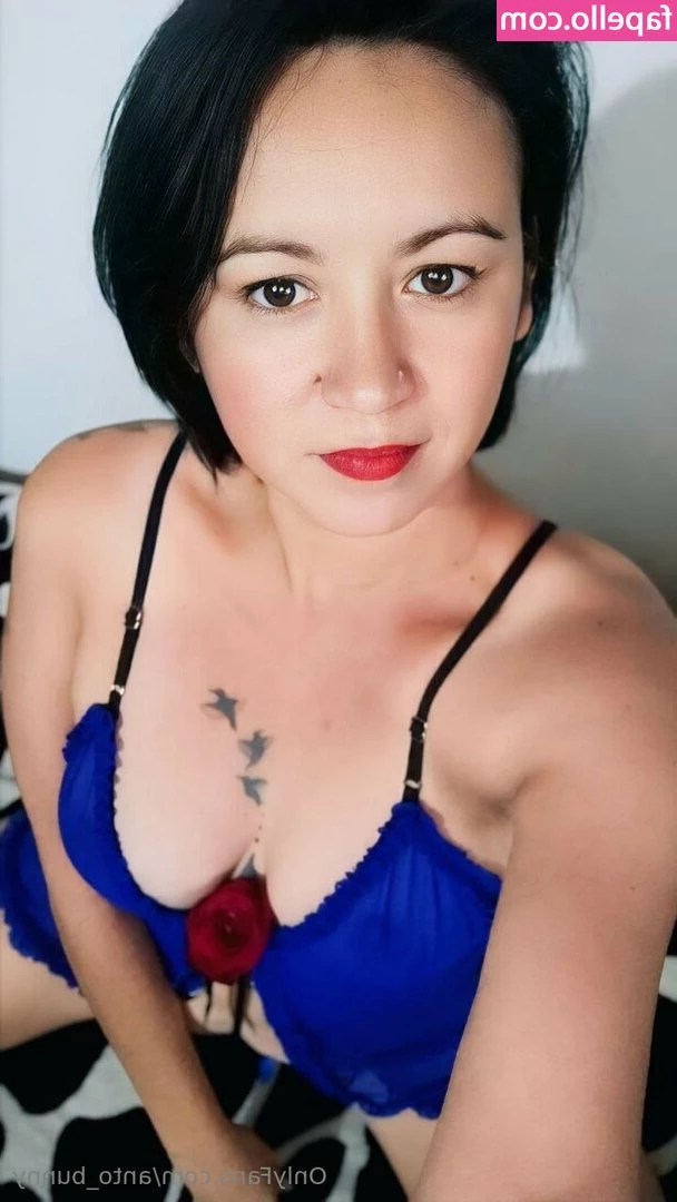 anto_bunny [ anto-bunny ] - I still look hot in my comfy pjs 😂