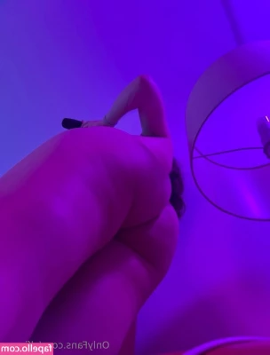 elfine.e [ elfine-e ] - Kitty using her vibe ♡ art piece by