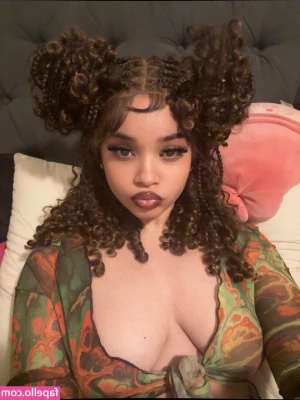 Hldmyblunt [ hldmyblunt-1 ] - best easter egg you could ever find on easter   filled with pussy