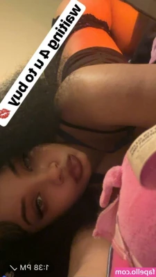 Hldmyblunt [ hldmyblunt-1 ] - Nurse Ivy will see you now… 😈 will you be a good patient for me?