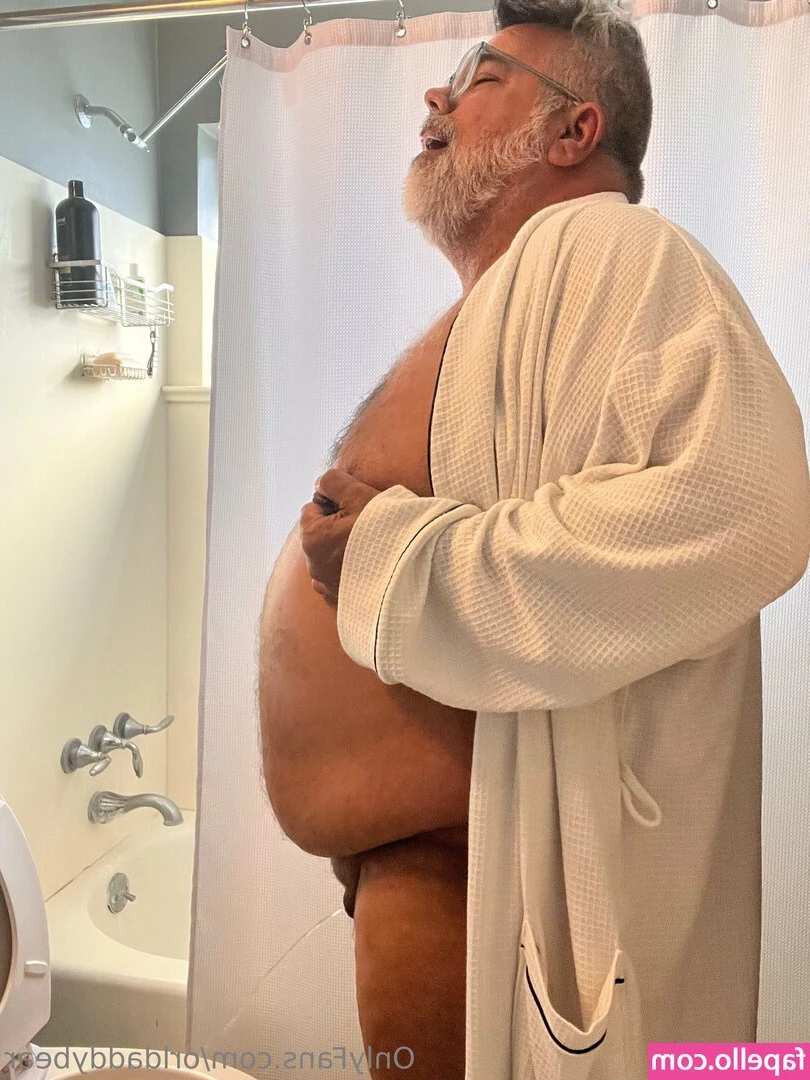 orldaddybear - I know this look is super creepy but I think looks like this are so