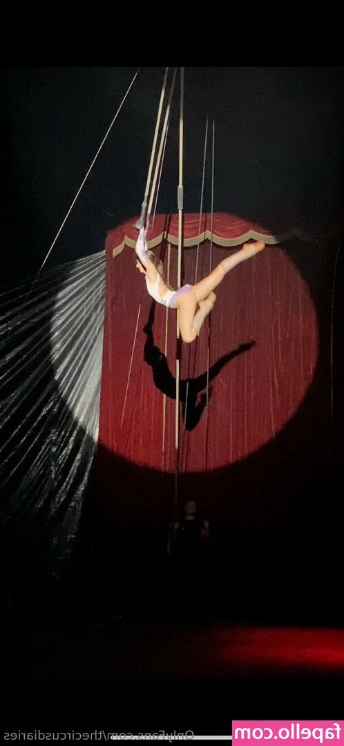 thecircusdiaries - Had a little fun in the bedroom with my favorite fishnets on my